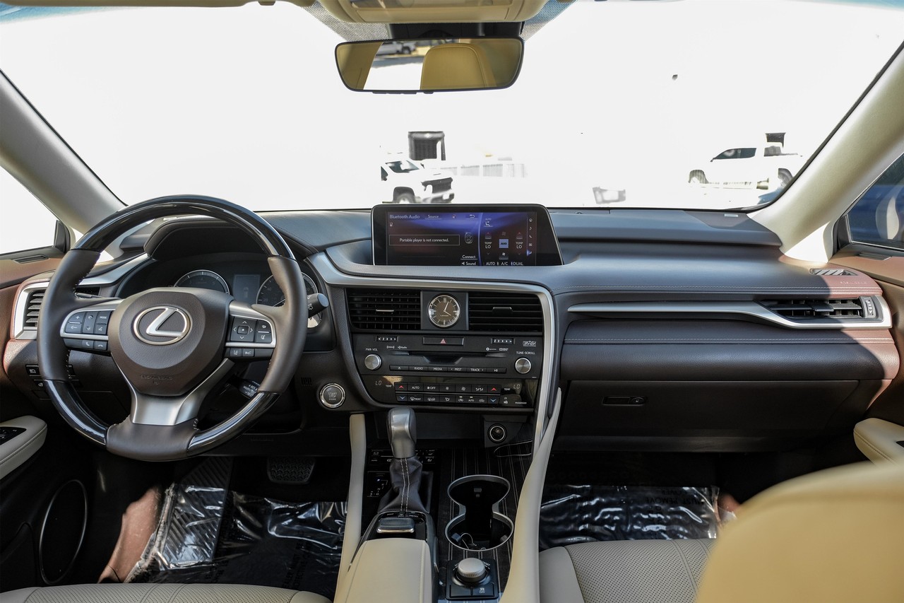 Lexus RX 350 Vehicle Main Gallery Image 15