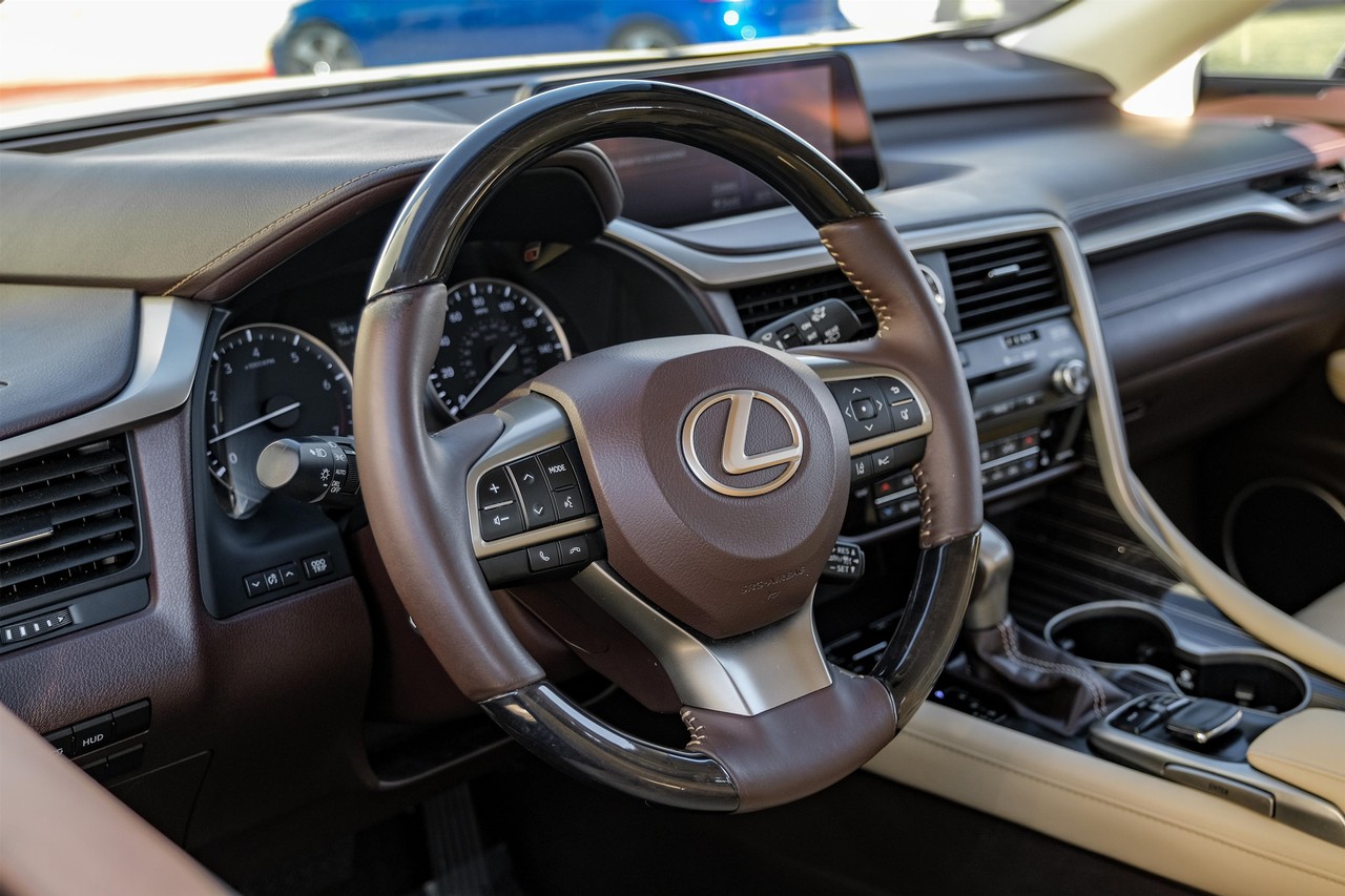Lexus RX 350 Vehicle Main Gallery Image 16