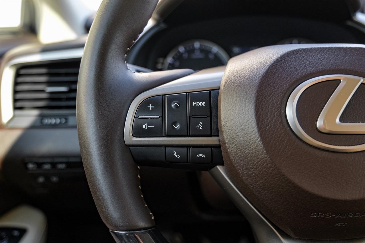 Lexus RX 350 Vehicle Main Gallery Image 17