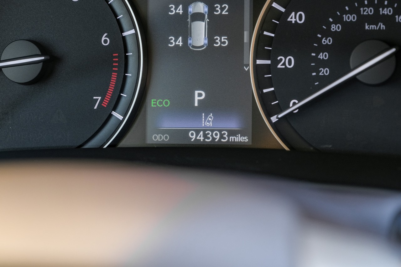 Lexus RX 350 Vehicle Main Gallery Image 20