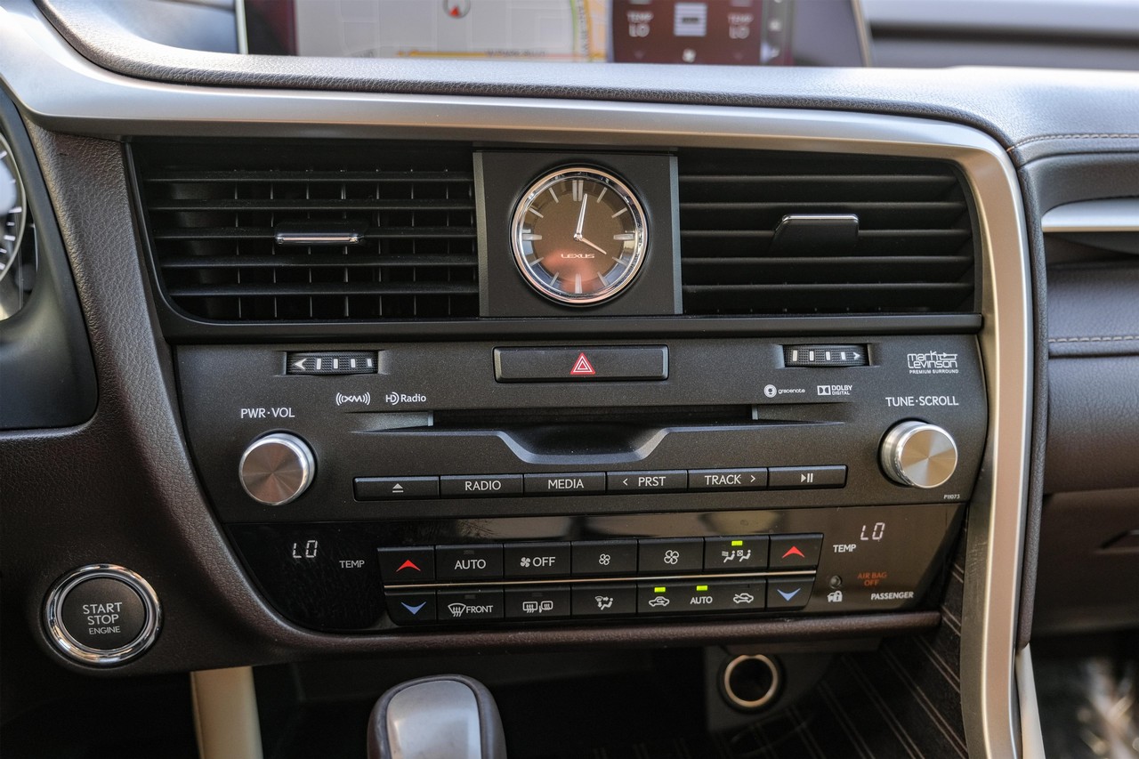 Lexus RX 350 Vehicle Main Gallery Image 29