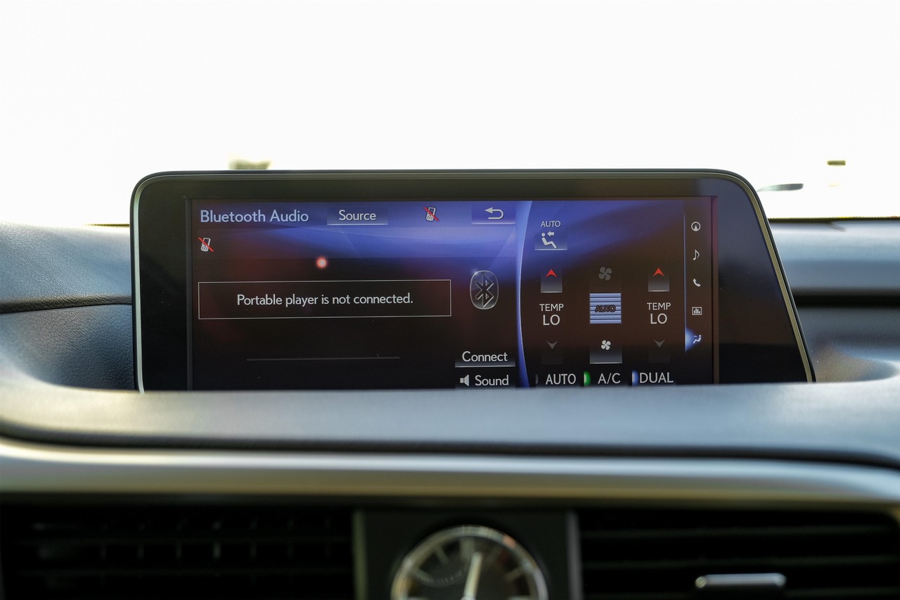 Lexus RX 350 Vehicle Main Gallery Image 31