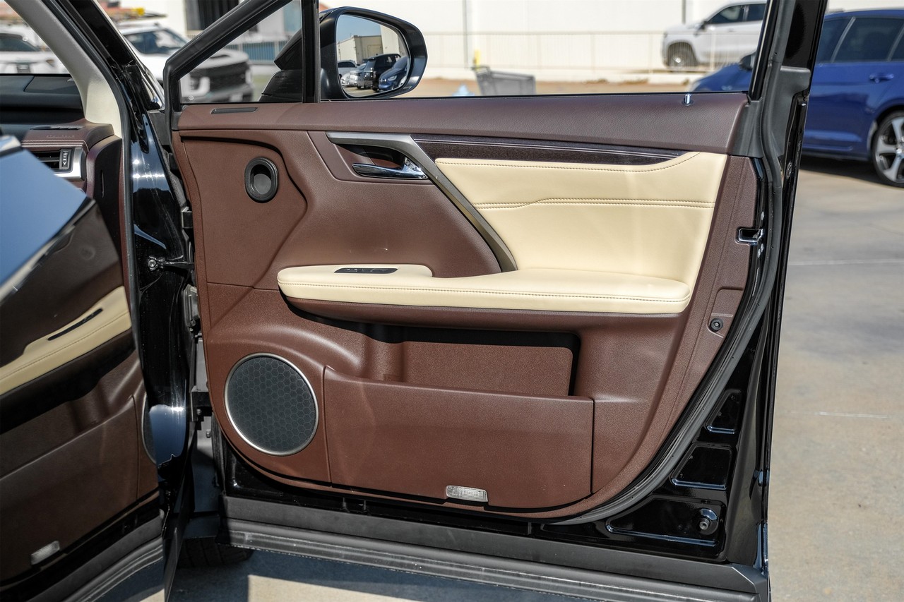 Lexus RX 350 Vehicle Main Gallery Image 44