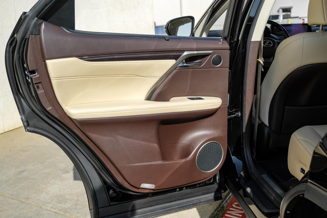 Lexus RX 350 Vehicle Main Gallery Image 45