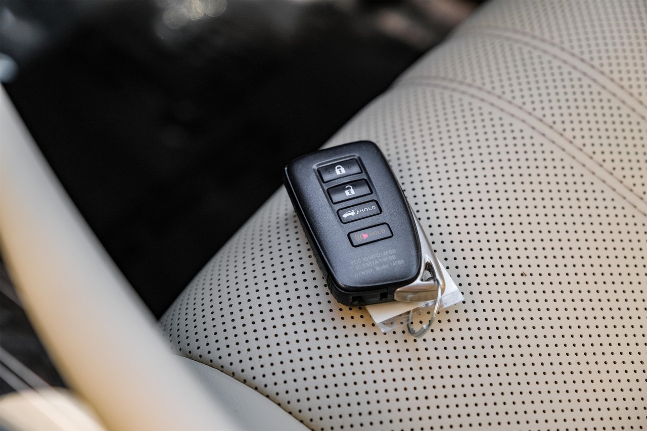 Lexus RX 350 Vehicle Main Gallery Image 56