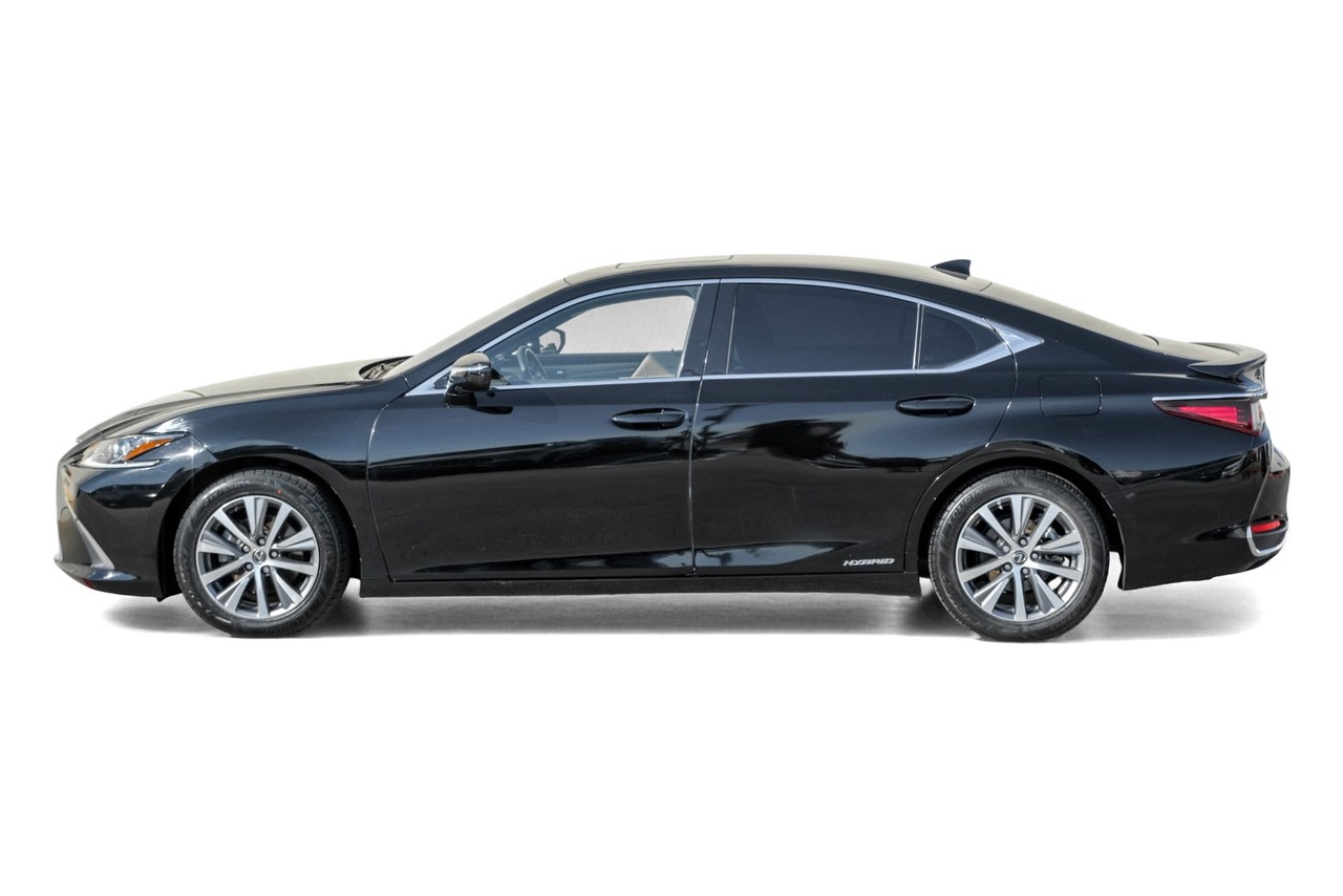 Lexus ES Vehicle Main Gallery Image 11