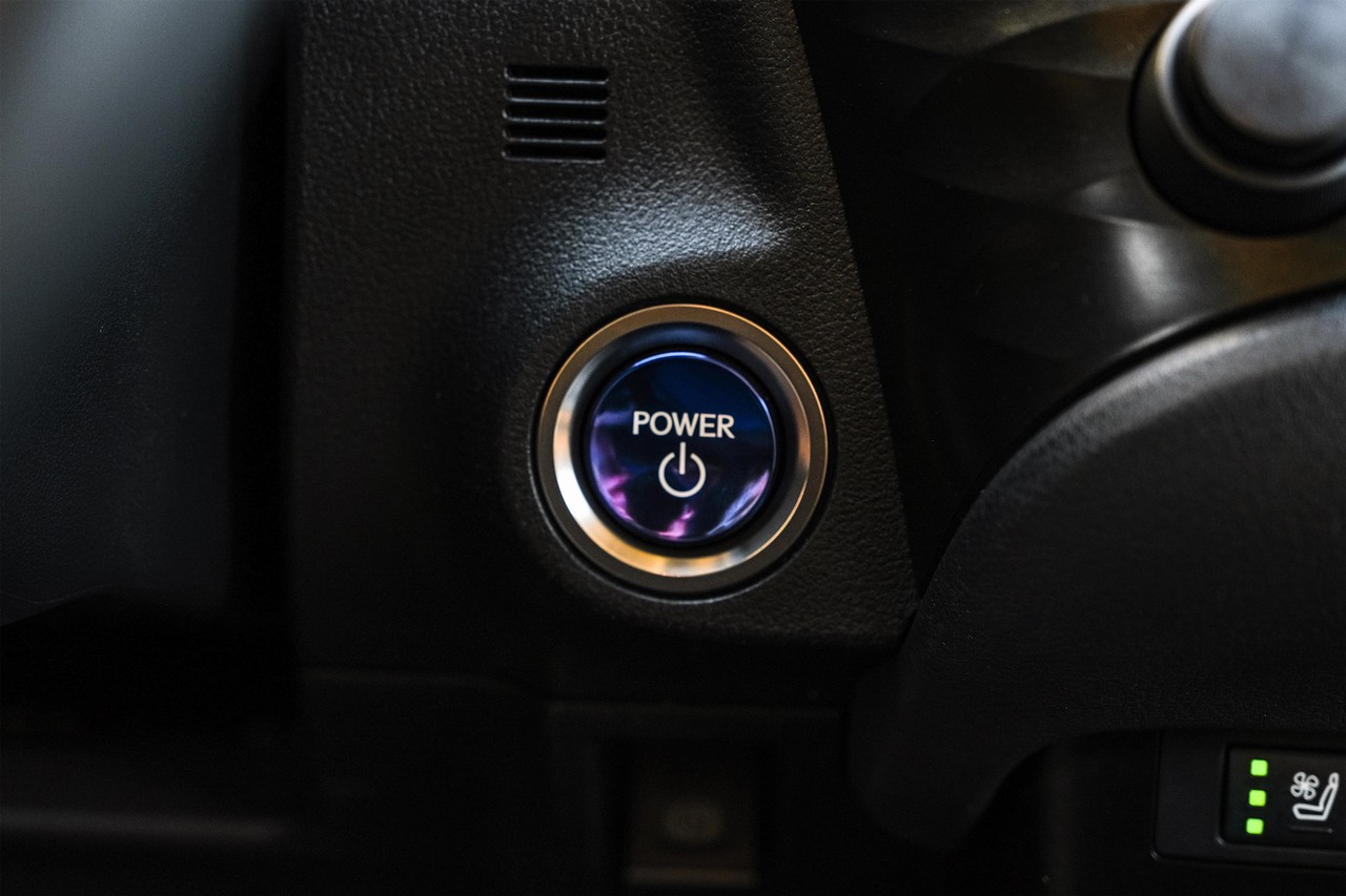 Lexus ES Vehicle Main Gallery Image 20