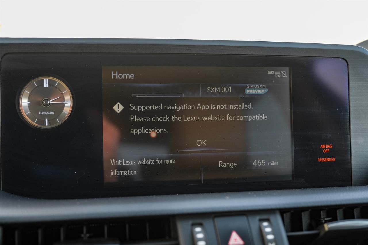 Lexus ES Vehicle Main Gallery Image 21
