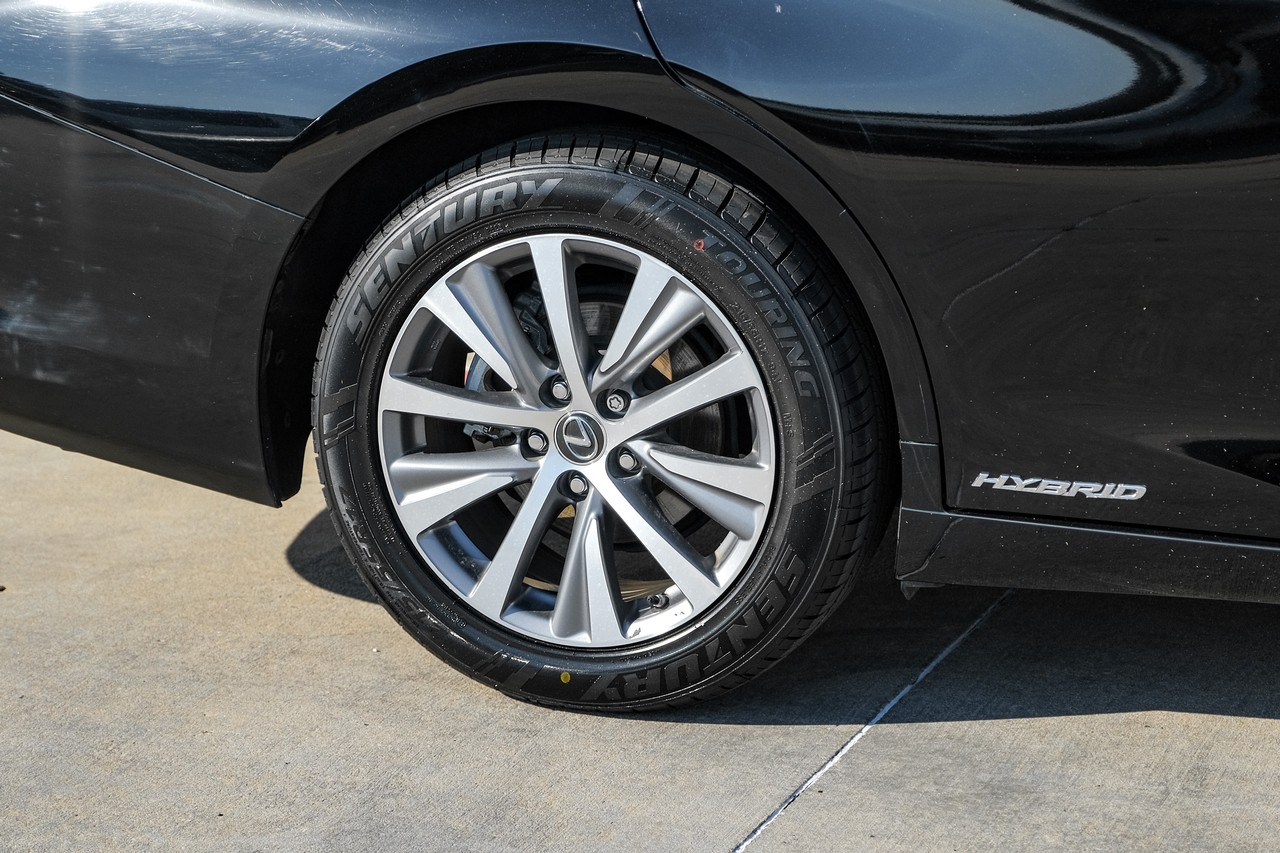 Lexus ES Vehicle Main Gallery Image 49