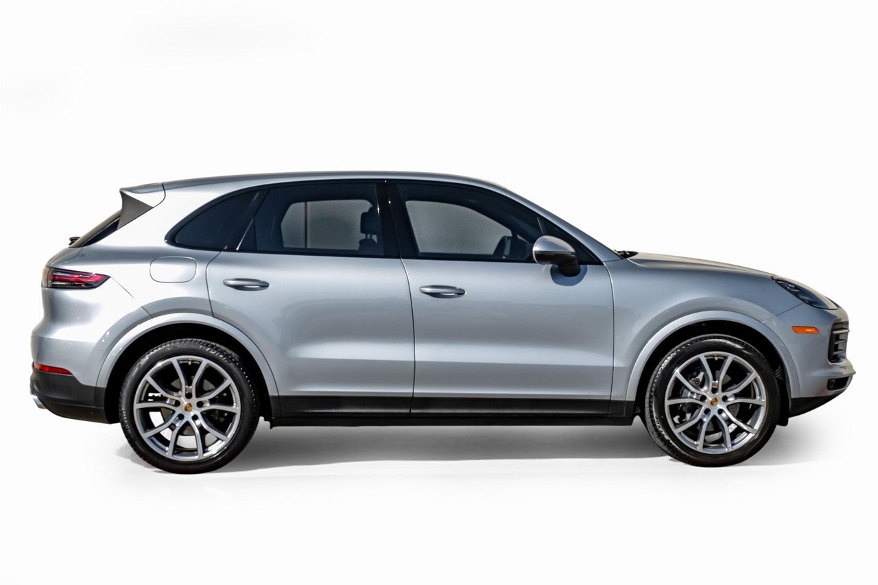 Porsche Cayenne Vehicle Main Gallery Image 08