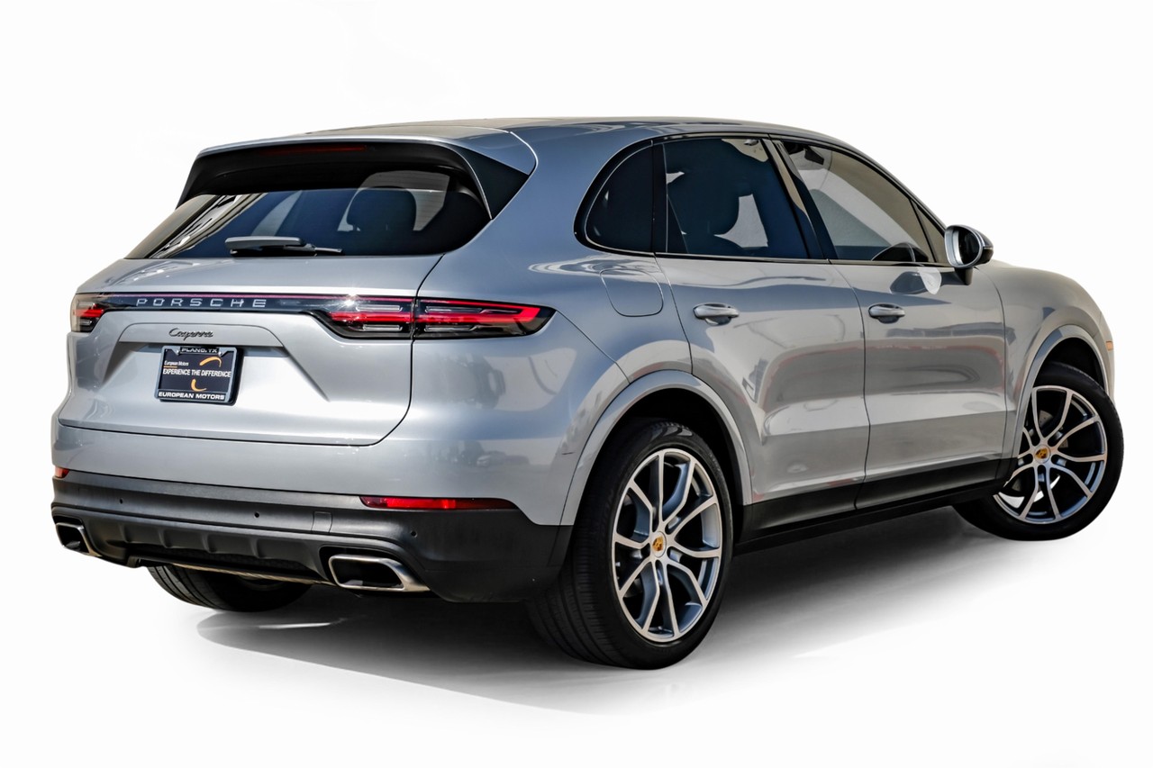 Porsche Cayenne Vehicle Main Gallery Image 09