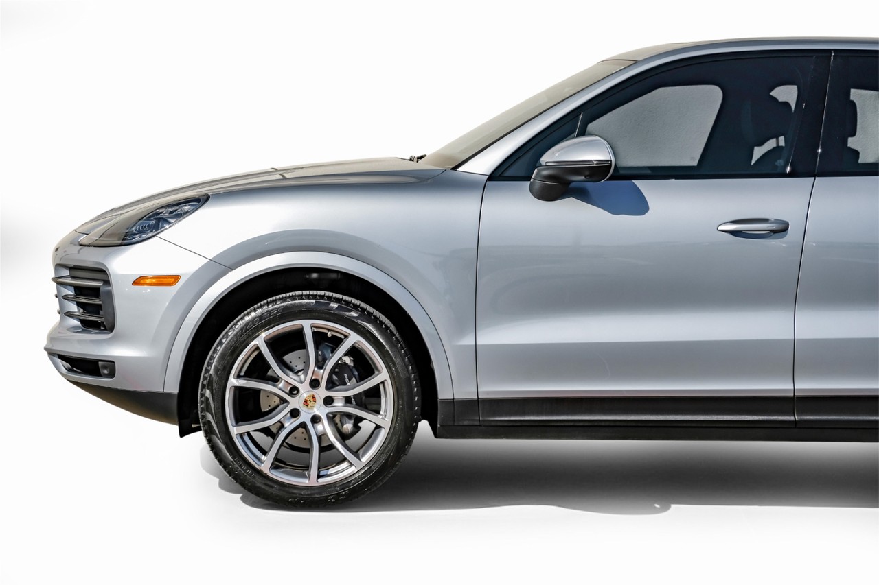 Porsche Cayenne Vehicle Main Gallery Image 13