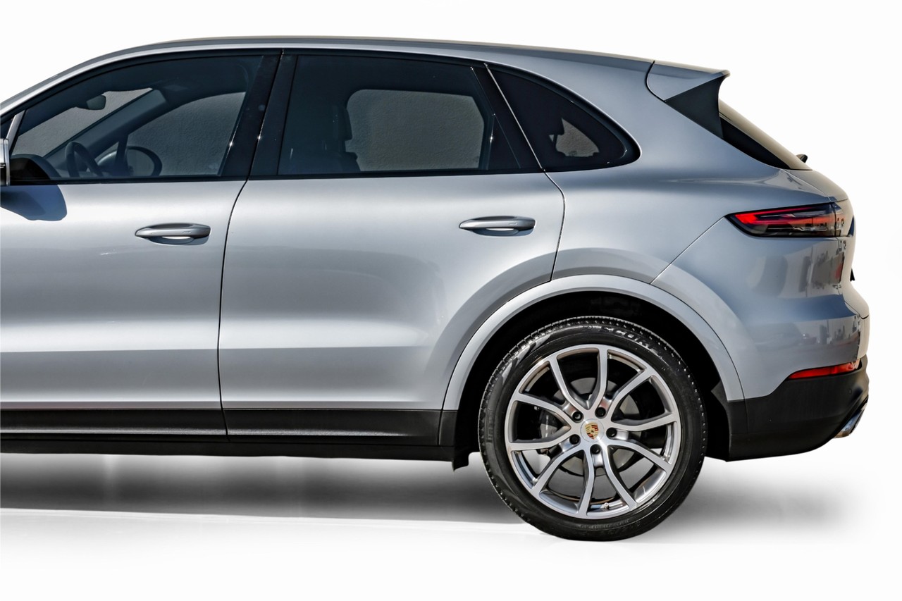 Porsche Cayenne Vehicle Main Gallery Image 14