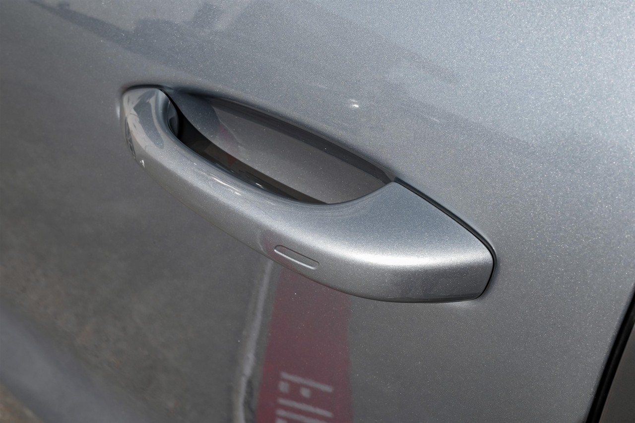 Porsche Cayenne Vehicle Main Gallery Image 40