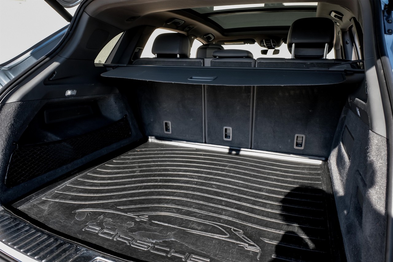 Porsche Cayenne Vehicle Main Gallery Image 48