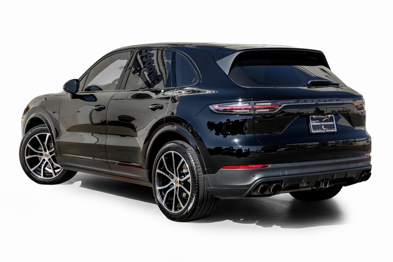 Porsche Cayenne Vehicle Main Gallery Image 11
