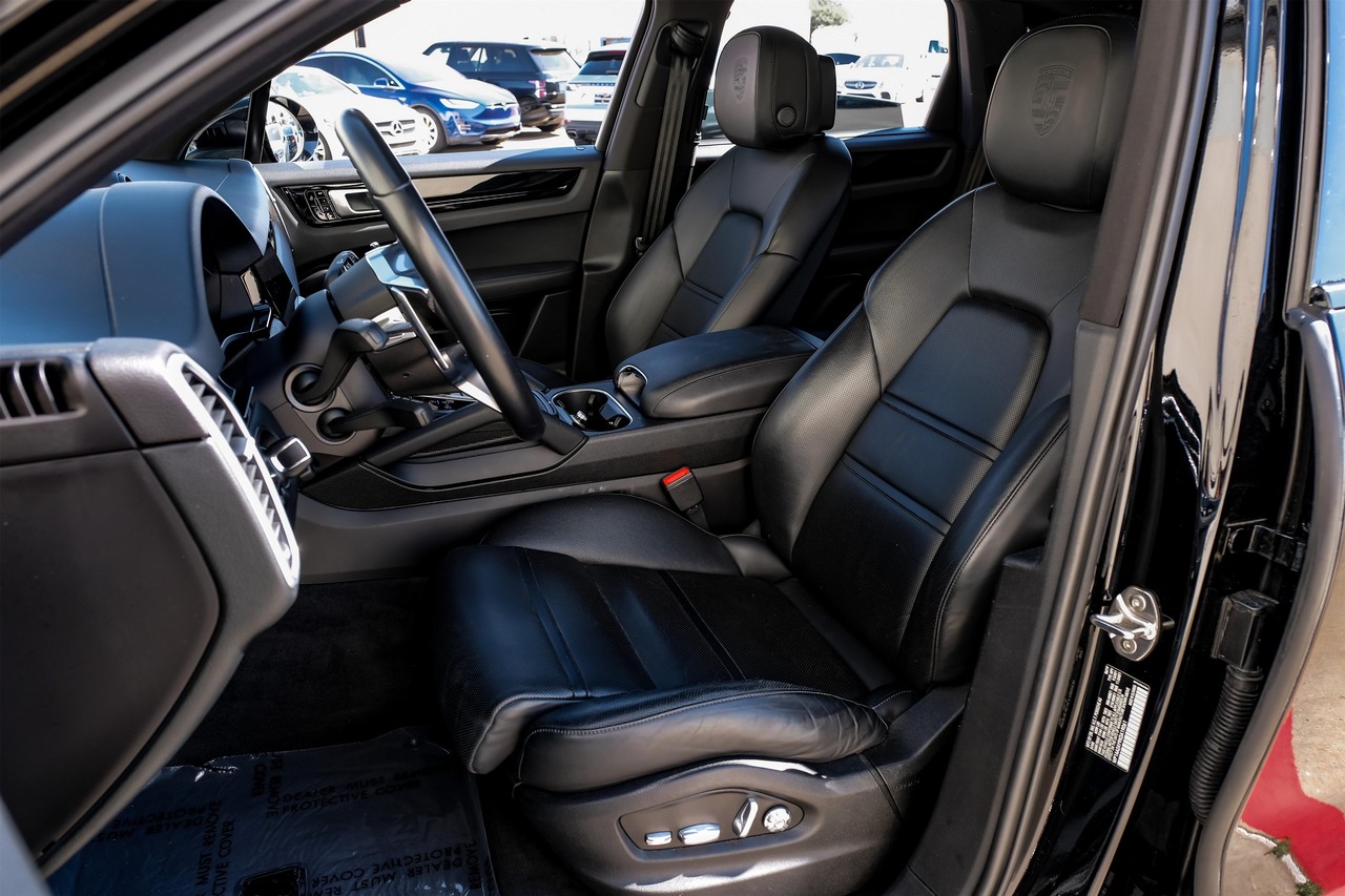 Porsche Cayenne Vehicle Main Gallery Image 33