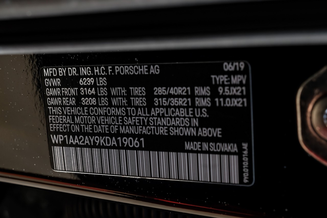 Porsche Cayenne Vehicle Main Gallery Image 56