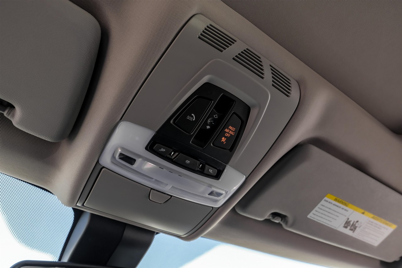 BMW X5 Vehicle Main Gallery Image 23