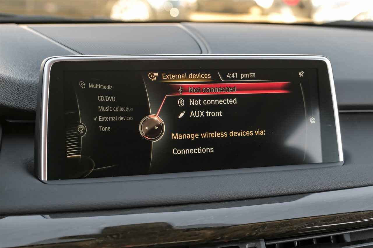 BMW X5 Vehicle Main Gallery Image 24