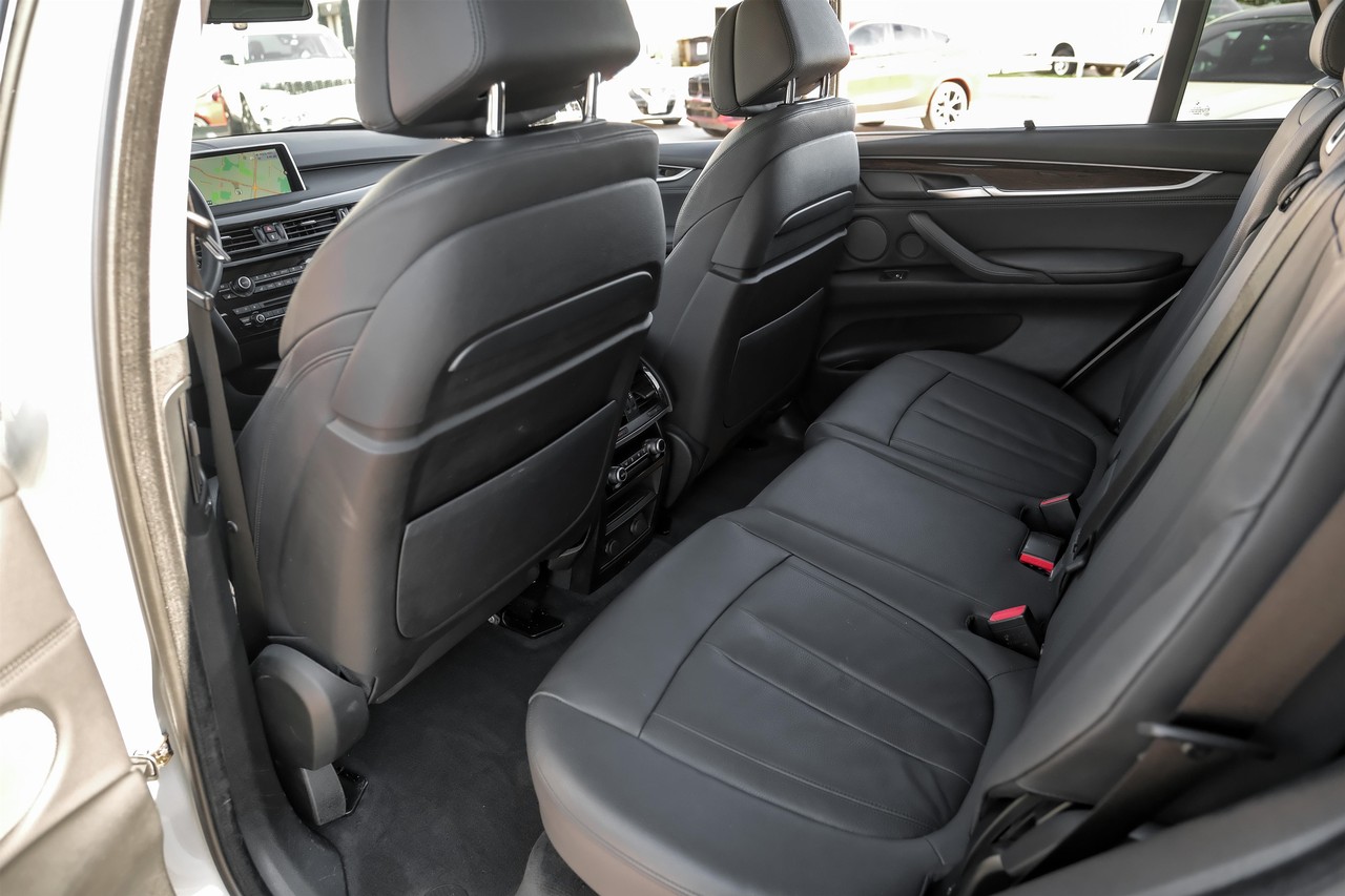 BMW X5 Vehicle Main Gallery Image 31