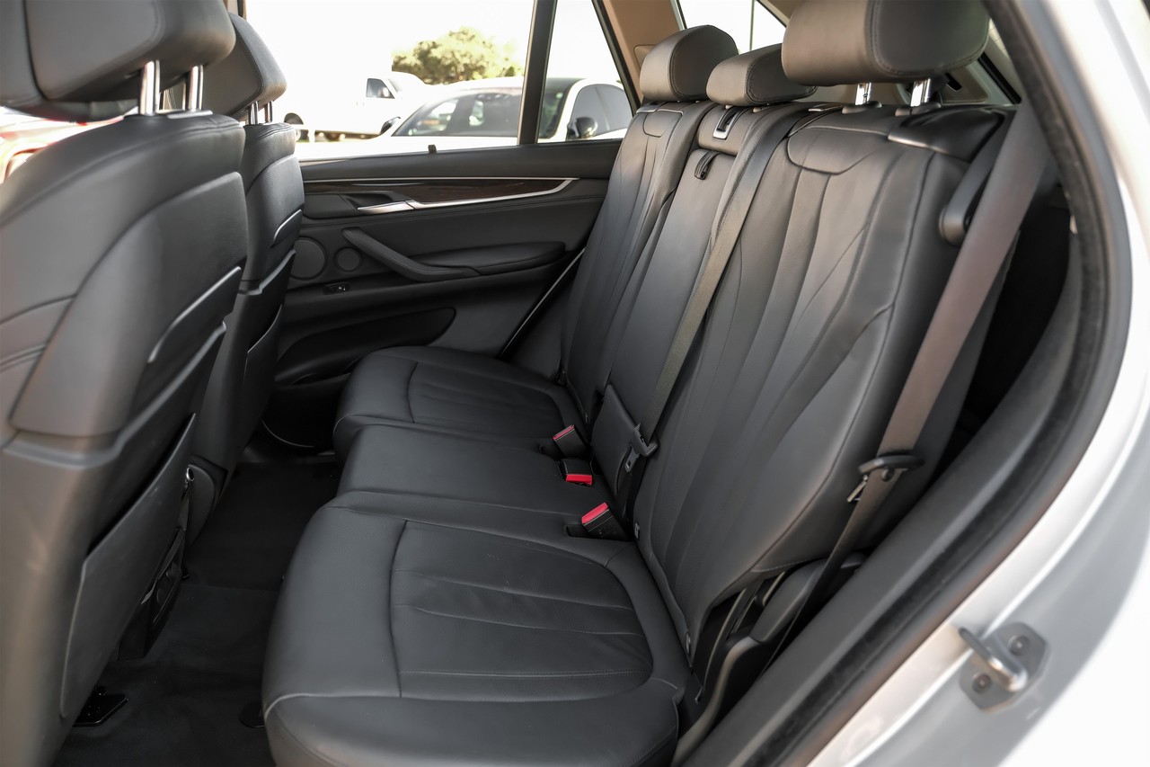 BMW X5 Vehicle Main Gallery Image 32