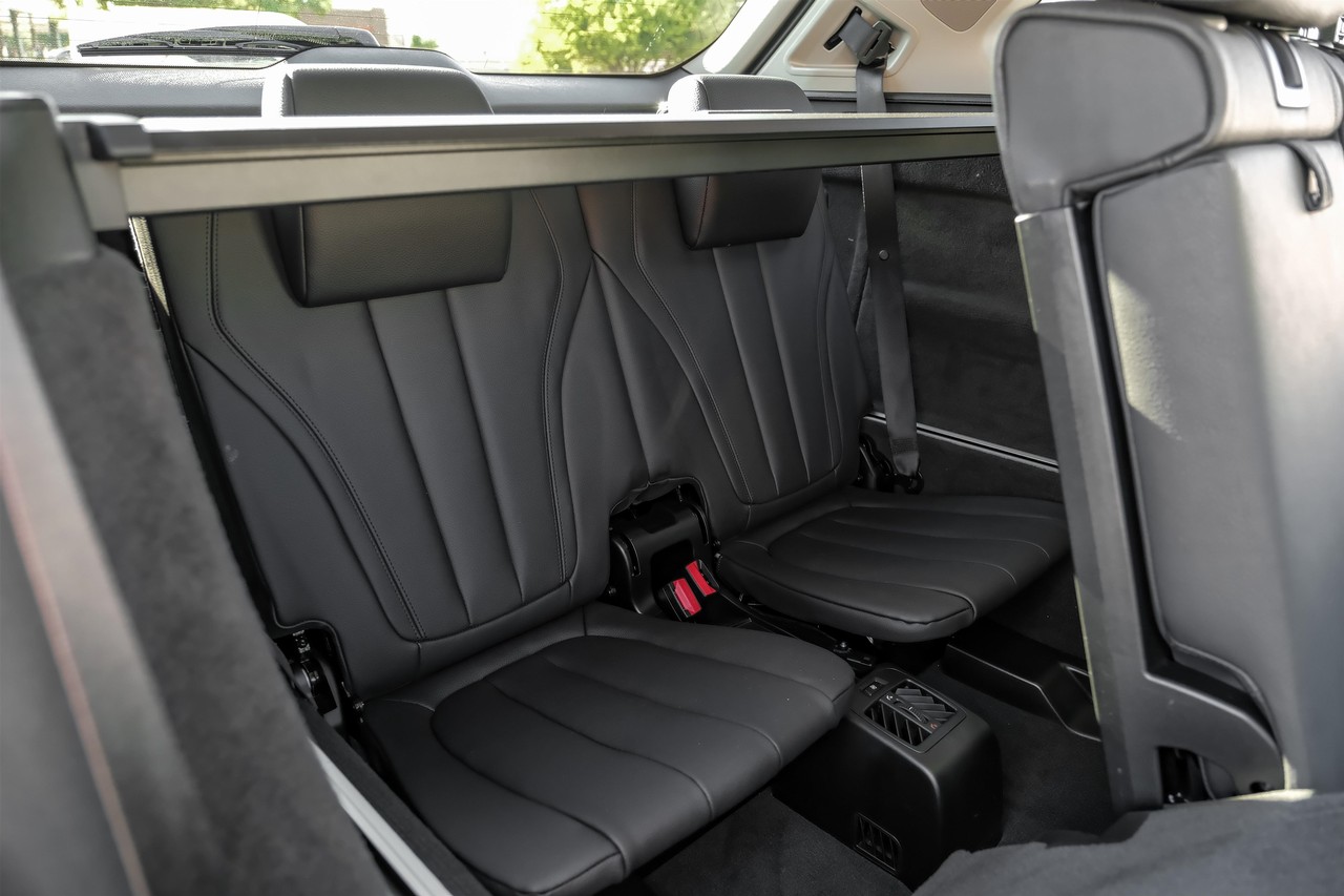 BMW X5 Vehicle Main Gallery Image 33