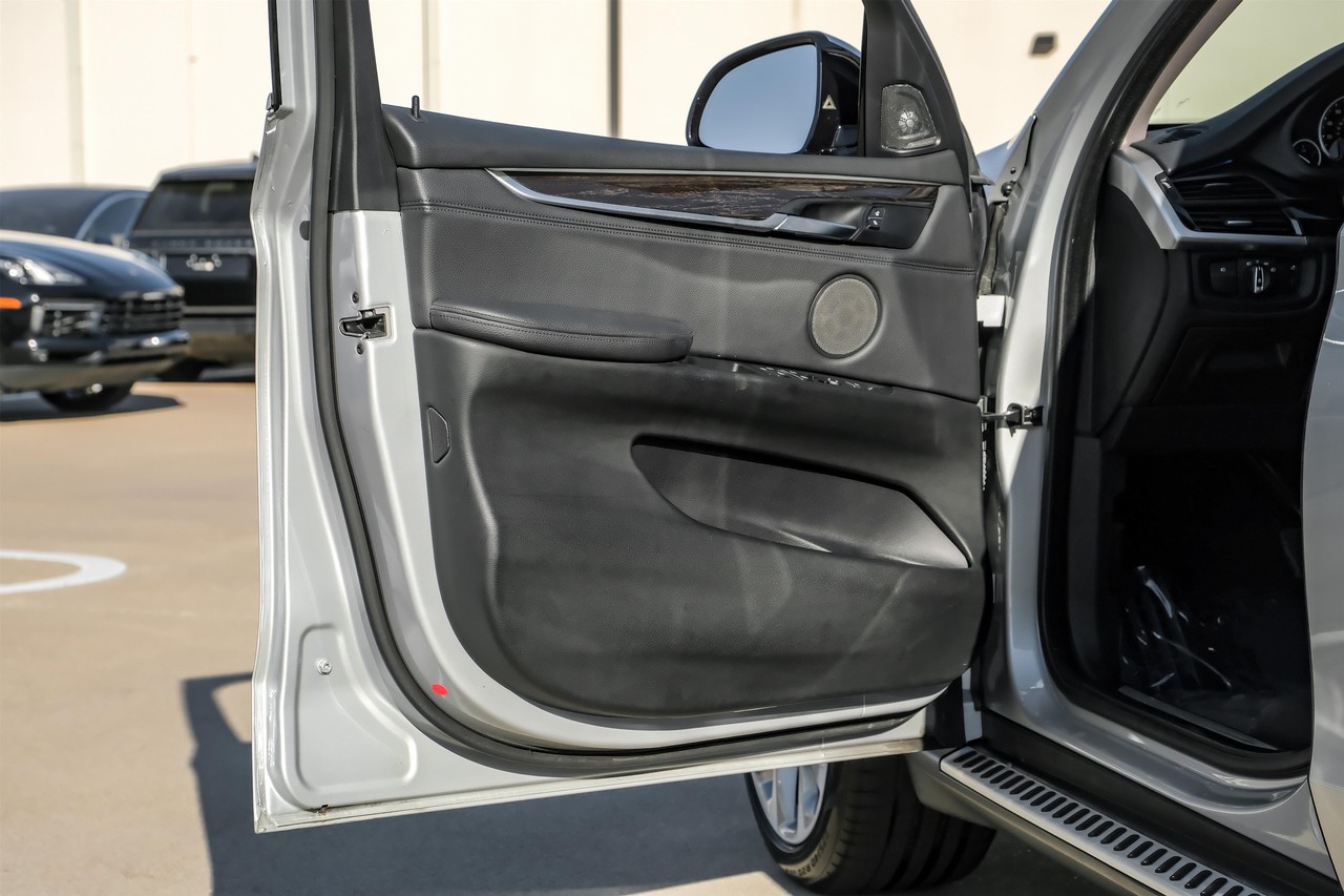 BMW X5 Vehicle Main Gallery Image 36