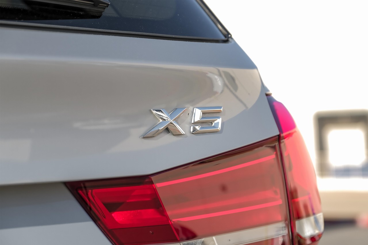 BMW X5 Vehicle Main Gallery Image 43