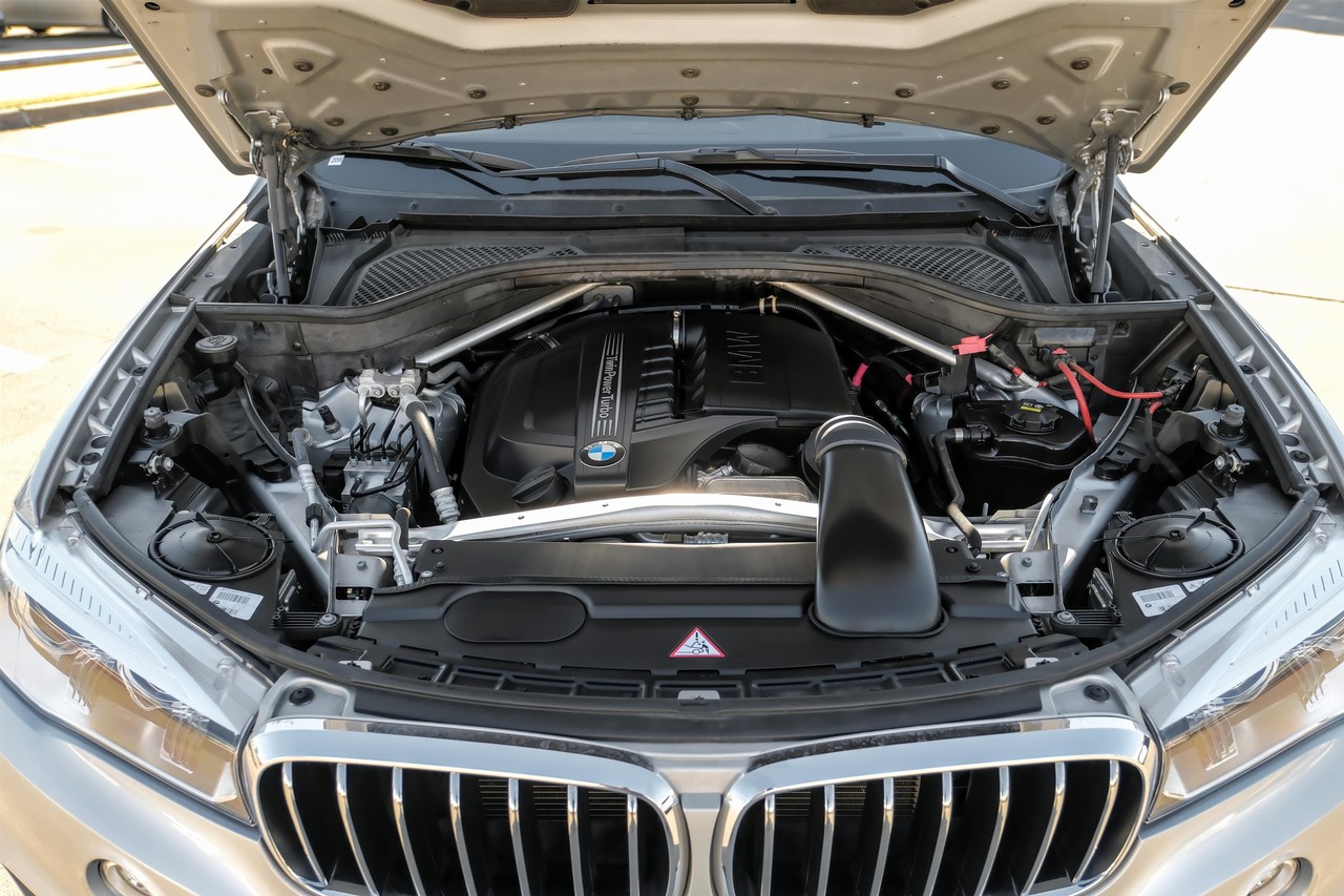 BMW X5 Vehicle Main Gallery Image 45
