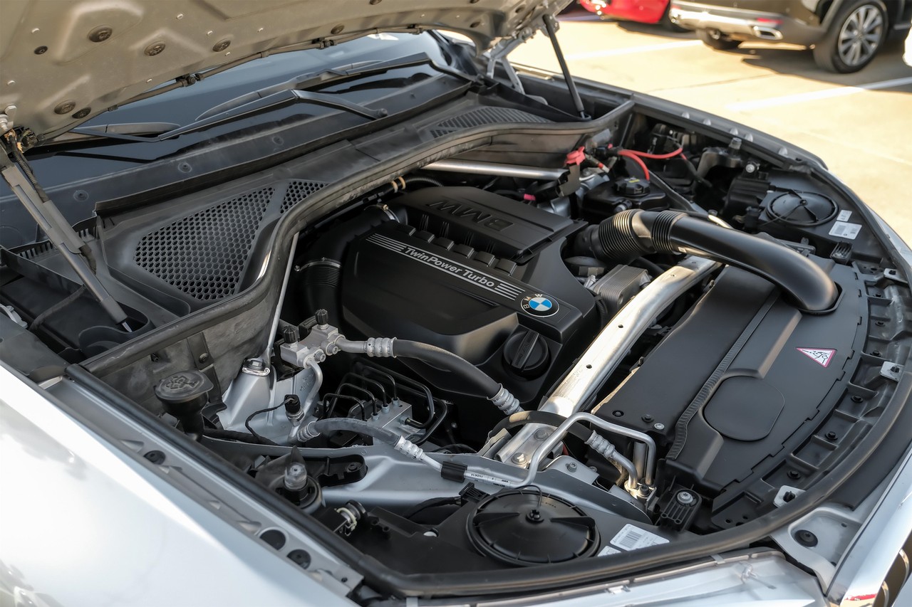 BMW X5 Vehicle Main Gallery Image 46