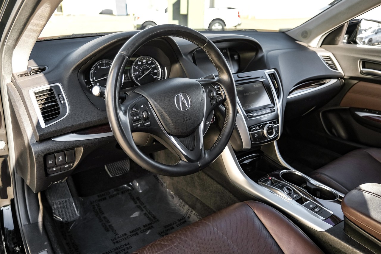 Acura TLX Vehicle Main Gallery Image 03