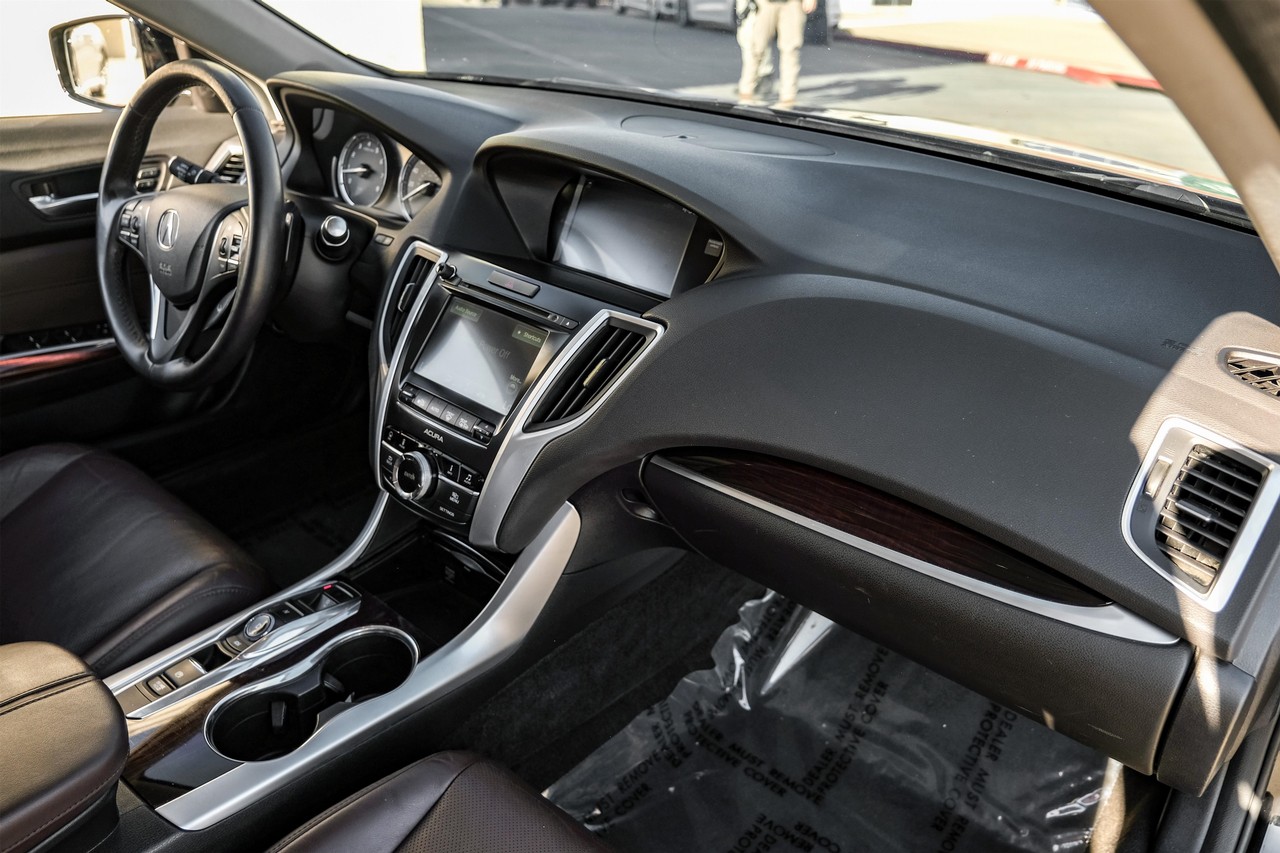 Acura TLX Vehicle Main Gallery Image 13