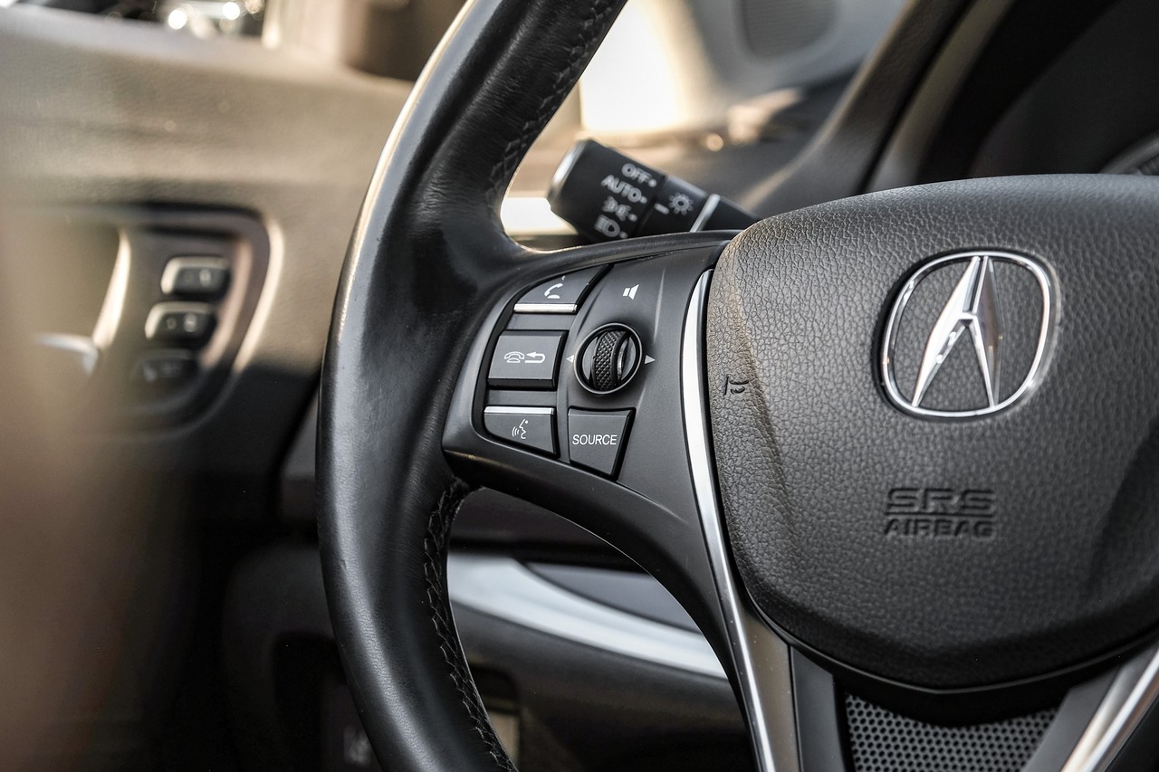Acura TLX Vehicle Main Gallery Image 18