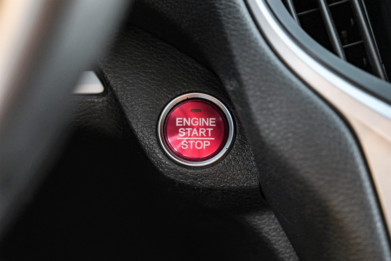 Acura TLX Vehicle Main Gallery Image 22