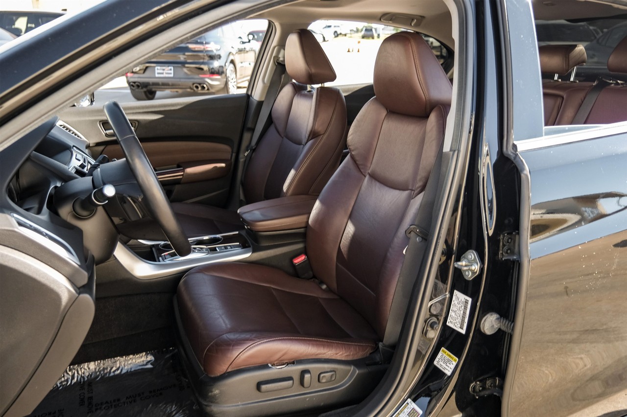 Acura TLX Vehicle Main Gallery Image 34