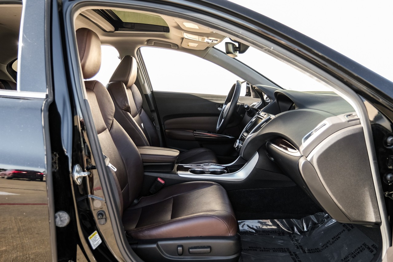 Acura TLX Vehicle Main Gallery Image 36