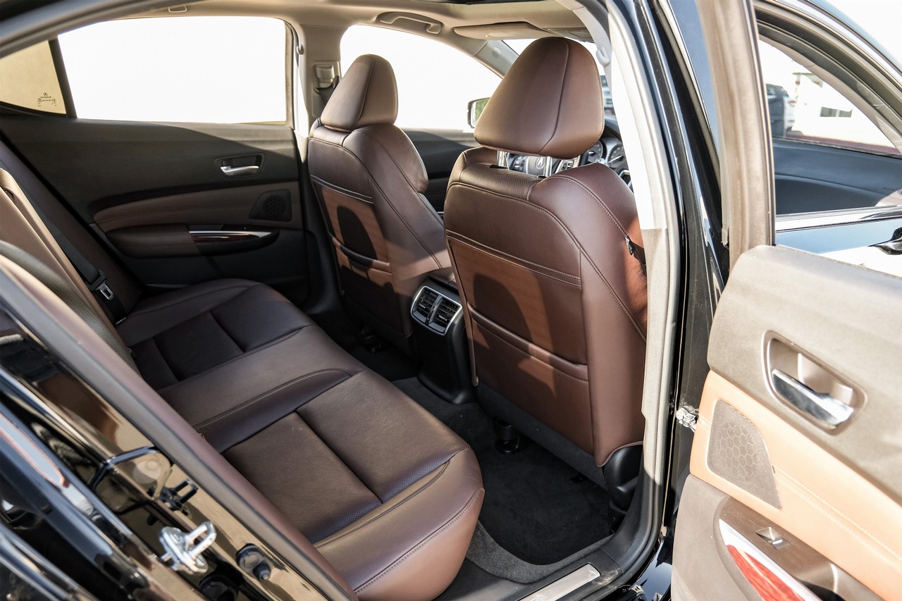 Acura TLX Vehicle Main Gallery Image 39