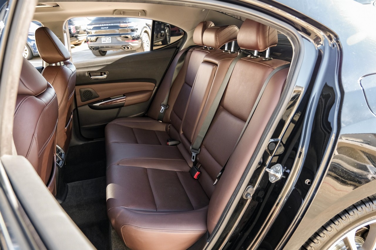 Acura TLX Vehicle Main Gallery Image 41