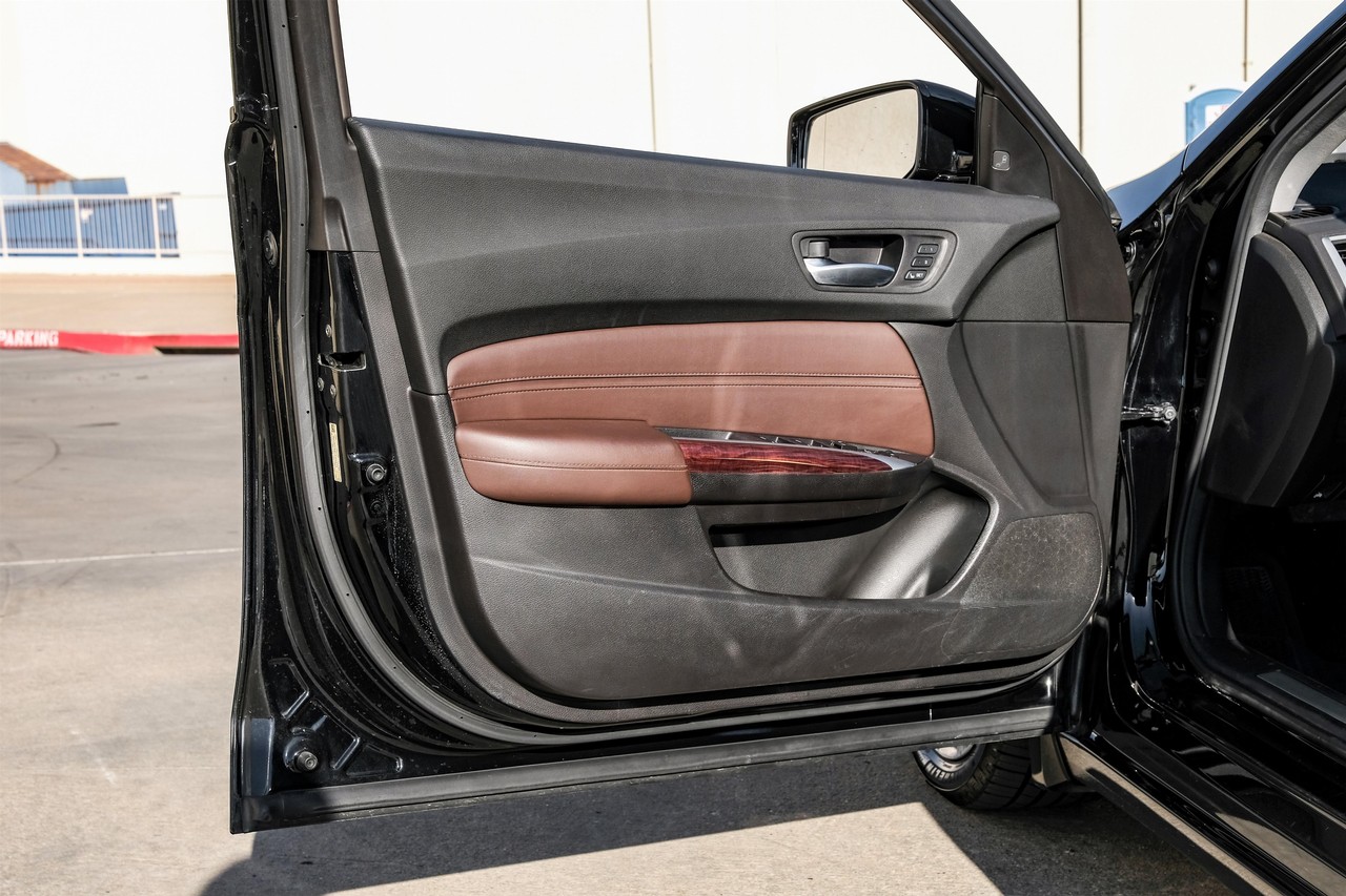 Acura TLX Vehicle Main Gallery Image 44