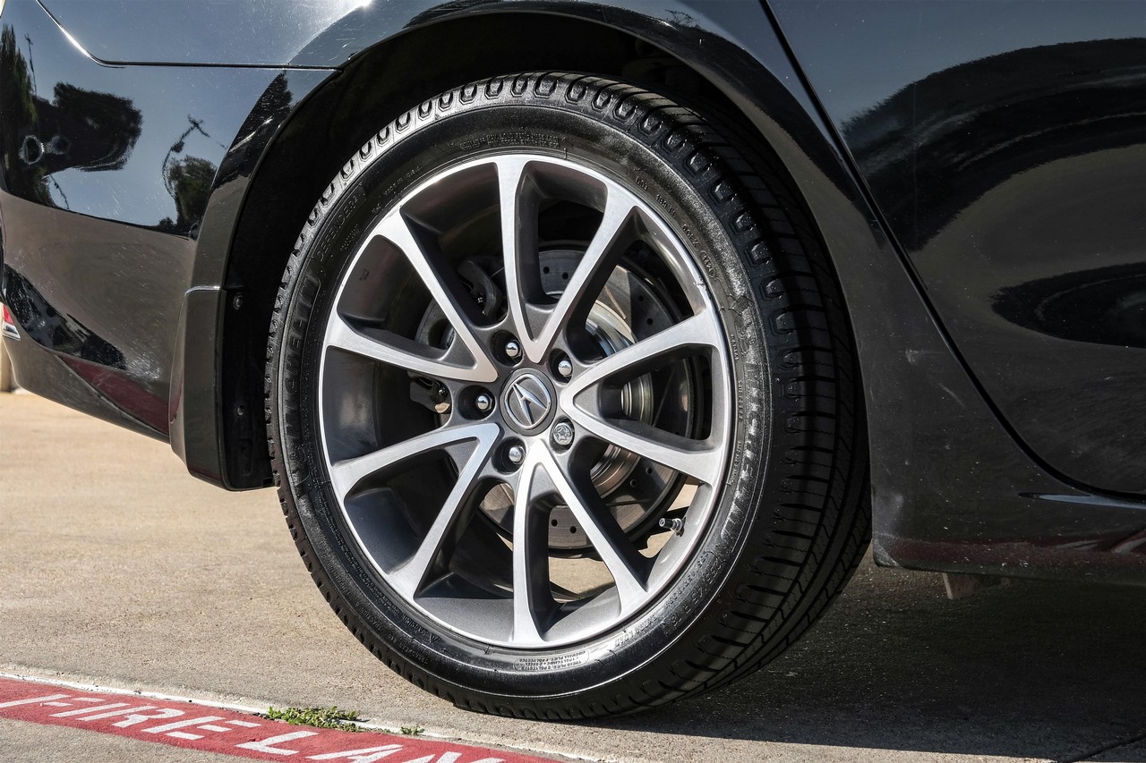 Acura TLX Vehicle Main Gallery Image 56