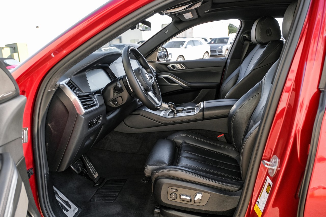 BMW X6 Vehicle Main Gallery Image 04
