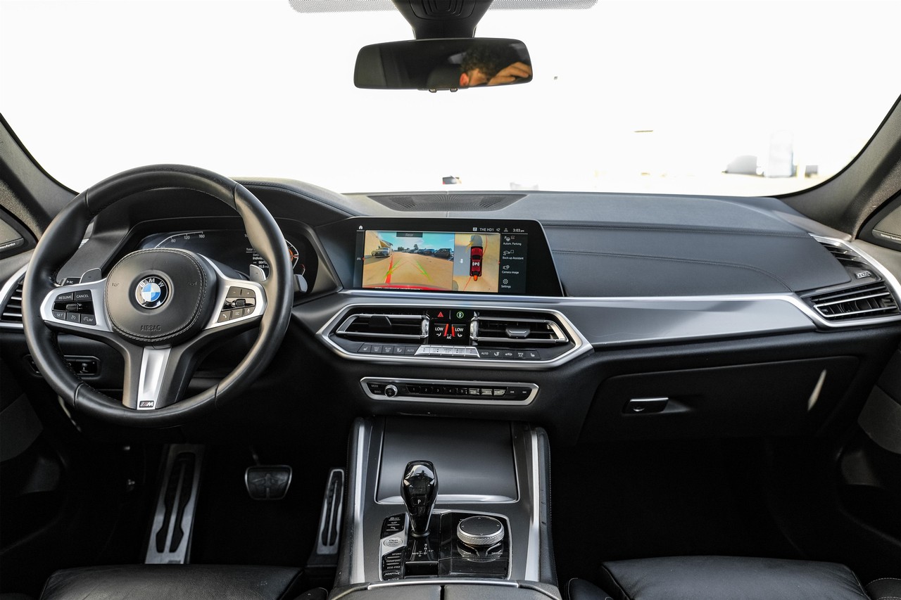 BMW X6 Vehicle Main Gallery Image 14