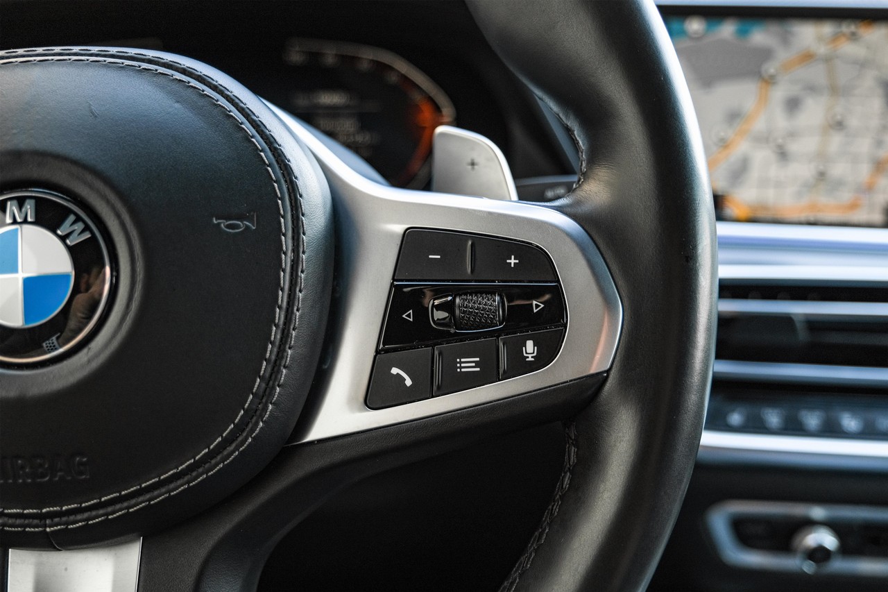 BMW X6 Vehicle Main Gallery Image 19