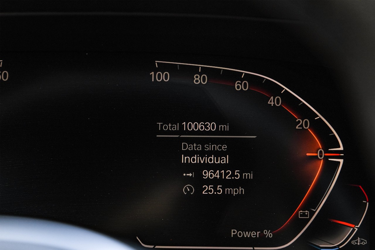 BMW X6 Vehicle Main Gallery Image 21