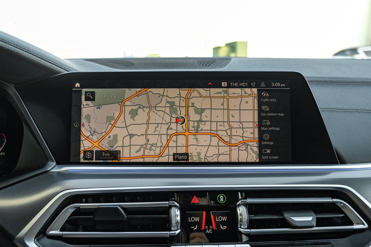 BMW X6 Vehicle Main Gallery Image 23