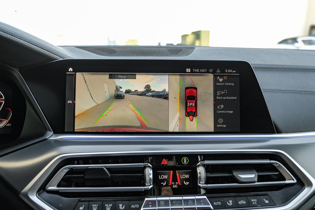 BMW X6 Vehicle Main Gallery Image 24
