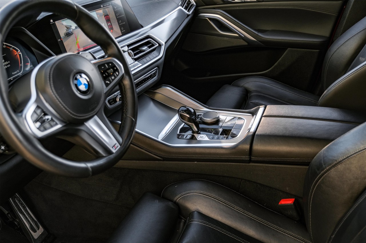 BMW X6 Vehicle Main Gallery Image 26