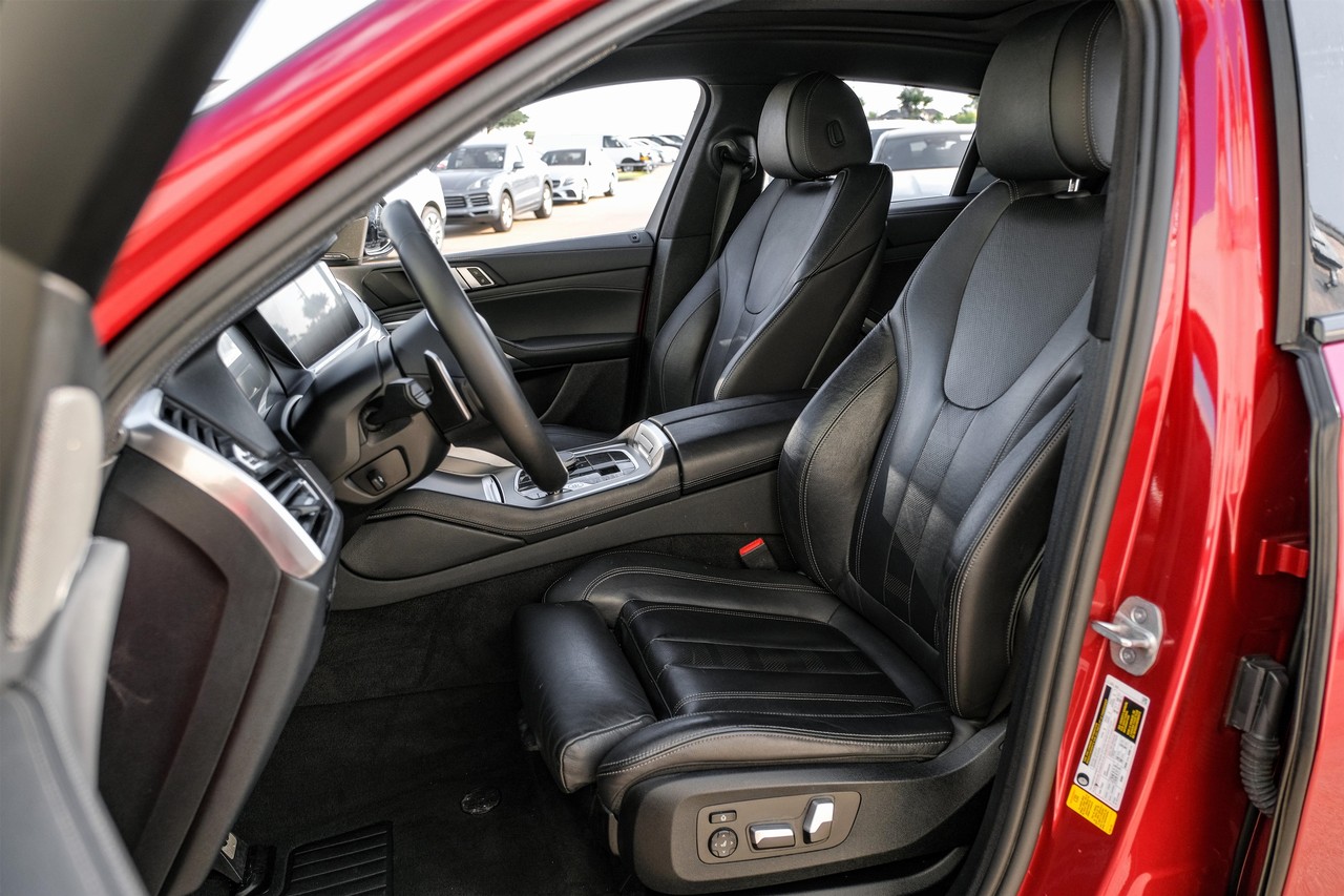 BMW X6 Vehicle Main Gallery Image 29