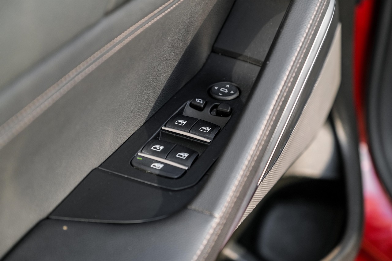 BMW X6 Vehicle Main Gallery Image 41